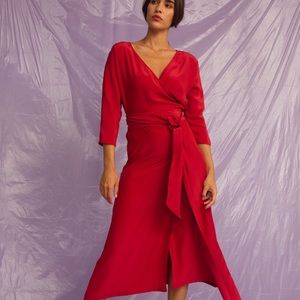 100% silk NORTE red wrap dress